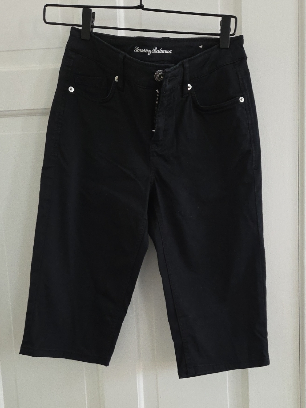 Tommy Bahama Black Capri Pants with Silver Hardware